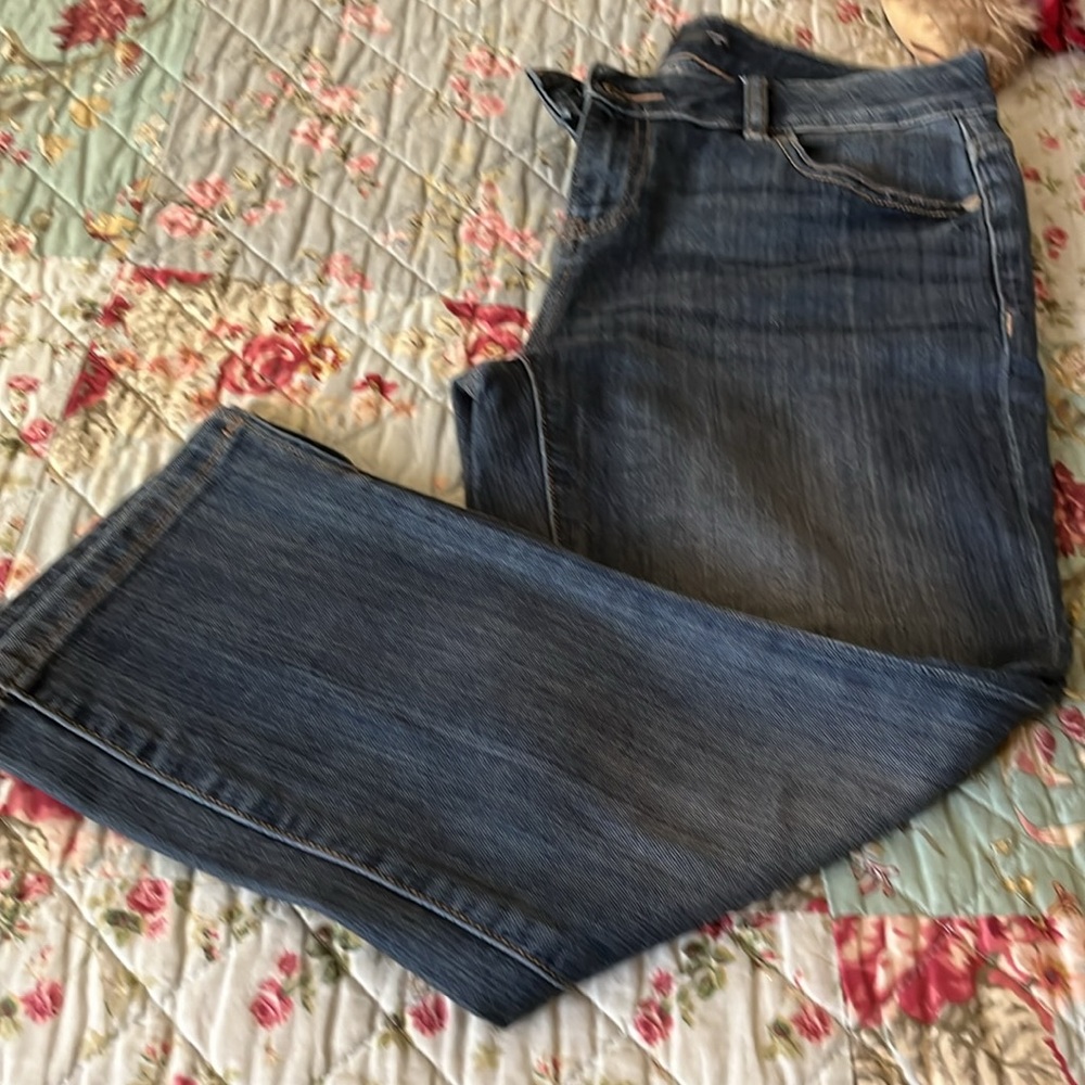 Vera wang capris size 6 - Picture 6 of 8
